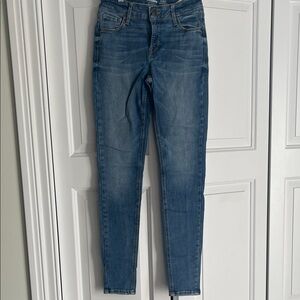 Old Navy Women's Skinny Jeans in Blue